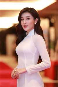 万人迷系统：不社交就变美苏白月苏清清笔趣阁小说在线免费阅读无广告弹窗